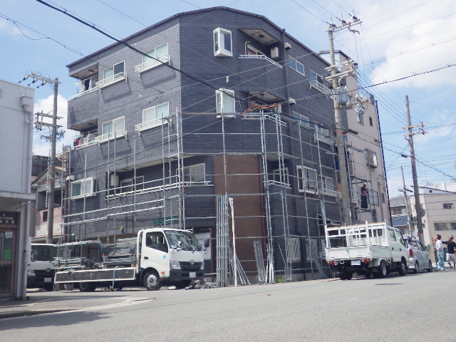 大阪で外壁塗装,防水工事は大阪府知事許可 塗装 防水工事の許可取得業者である当社にお任せ!