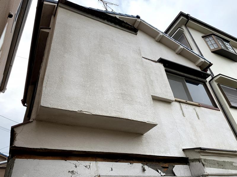 寝屋川市で戸建て住宅の外壁塗装工事　安くてより良い外壁塗装をご提供!